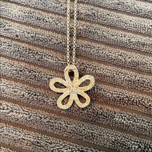 Gold Flower Pendant Necklace